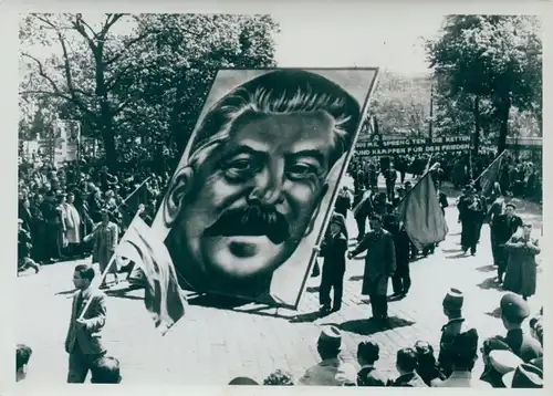 Foto Max Schirner Berlin, Wien, 1. Mai Feier, Festzug der kommunistischen Partei, Stalin Bild