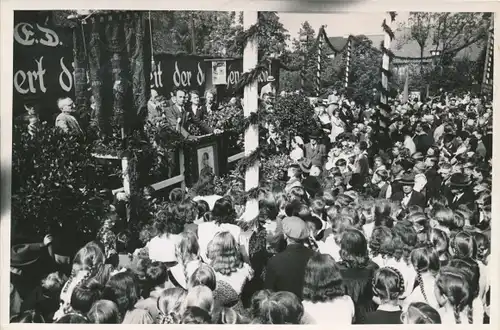 Foto Max Schirner Berlin, Falkensee im Havelland, Maifeier, Rednerbühne