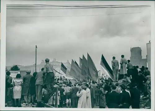 Foto Schirner Berlin, FDJ Deutschlandtreffen am Pfingstsonntag in Berlin, Fahnenschmuck