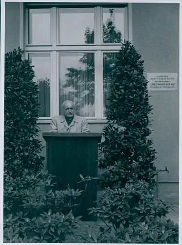 Foto Bert Sass, Berlin, Enthüllung der Plakette für Erfinder des Tri Ergon Tonfilm Verfahrens, 1952