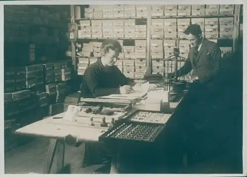 Foto Goldschmied, Ringe, Waage