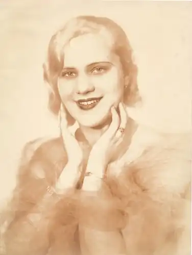Foto Frauenportrait, Art Deco, Kleid