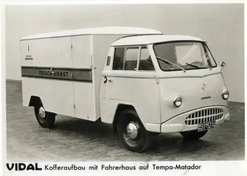 Foto Fahrzeug Firma Vidal Harburg, Kofferaufbau mit Fahrerhaus auf Tempo-Matador