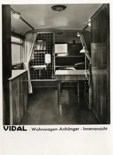 Foto Fahrzeug Firma Vidal Harburg, Wohnwagen-Anhänger, Innenansicht