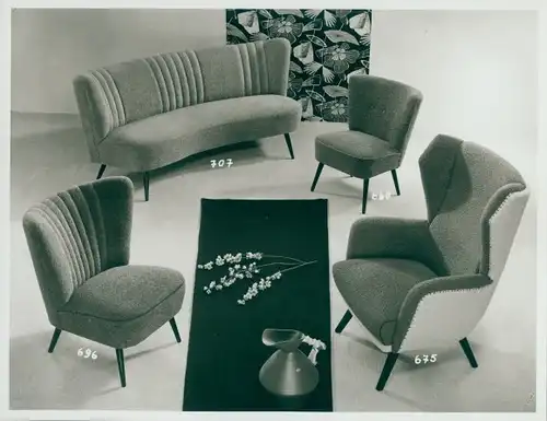 Foto Wohnzimmermöbel, Sitzgruppe, Sofa 707, Sessel 675, 696, Tisch, 50er Jahre, Reklame
