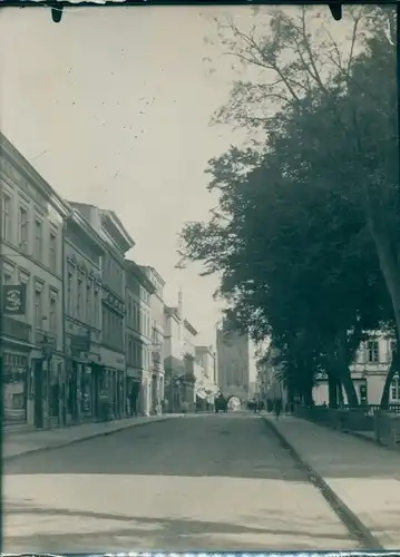 Foto Demmin in Vorpommern, Luisentor, Straßenpartie, Geschäfte