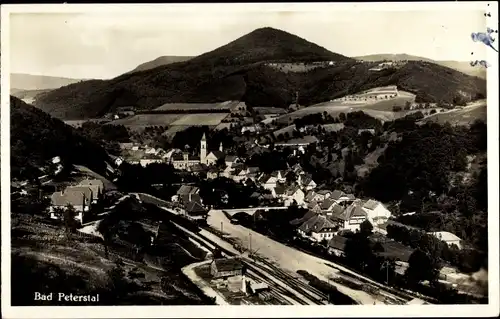 Ak Bad Peterstal Griesbach im Schwarzwald, Blick auf den Ort, Bahnhof, Gleisseite