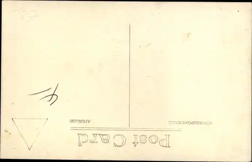 Foto Ak Indien ?, Frau erntet Kautschuk, Gummibaum