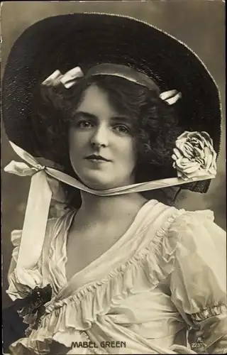 Ak Schauspielerin Mabel Green, Portrait, Hut, Blumenschmuck