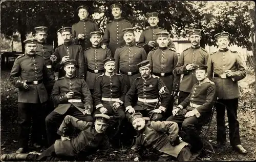 Foto Ak Deutsche Soldaten in Uniformen, Gruppenfoto, I. WK