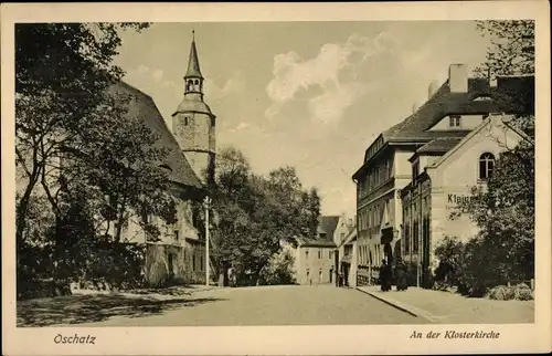 Ak Oschatz in Nordsachsen, An der Klosterkirche, Straßenansicht