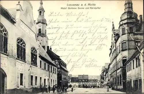 Ak Lunzenau in Sachsen, Straßenpartie, Hotel Goldene Sonne und Ratskeller