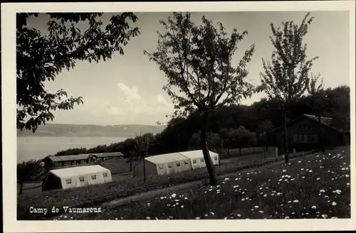 Ak Vaumarcus Kt. Neuenburg Schweiz, Camp, Zelte, Panorama vom Ort