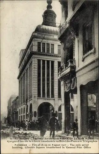 Ak Thessaloniki Griechenland, Fire of August 1917, only saved building, Libertée Square, Post Office