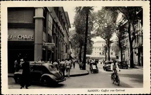 Ak Saigon Cochinchine Vietnam, Caffor rue Catinat, Straßenpartie, Autos, Passanten