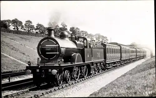 Foto Ak Britische Eisenbahn, LM 4186 Leeds Express passing Mill Hill, 767, 761