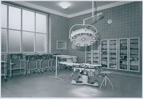 Foto Berlin, Bert Sass, Operationssaal in einem Westberliner Krankenhaus