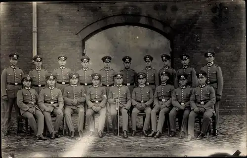 Foto Ak Gruppenbild deutsche Soldaten, Offiziere, Kaiserreich