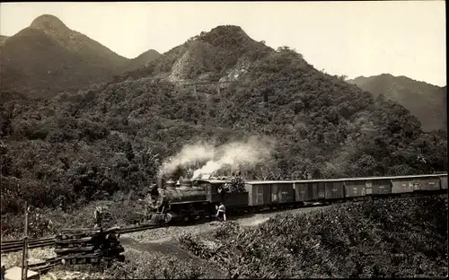 Foto Ak Curitiba Brasilien, Eisenbahn, Lokomotive, Güterzug