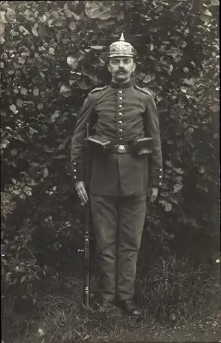 Foto Ak Deutscher Soldat, Pickelhaube, Bajonett, Feldpoststempel 3. Comp. Landw. Ers. Bat.