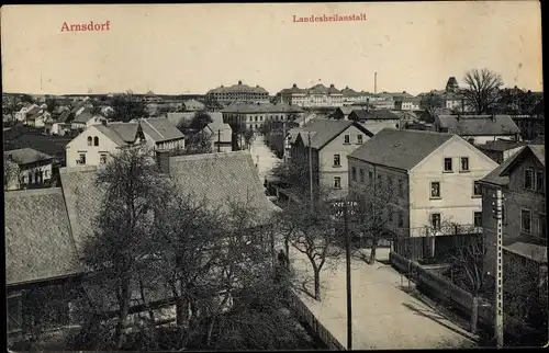 Ak Arnsdorf in Sachsen, Landesheilanstalt, Fahnenweihe 1923, Blick auf den Ort