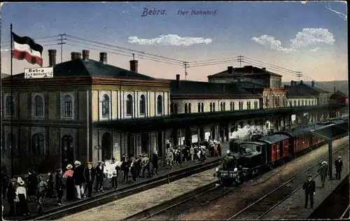 Ak Bebra an der Fulda in Hessen, Blick auf den Bahnhof, Gleisseite, Dampflok, Passagiere