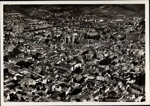 Ak Trier an der Mosel, Totalansicht der Ortschaft, Fliegeraufnahme