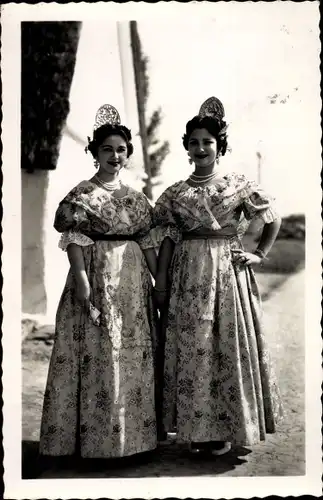 Ak Valencia Stadt Spanien, Frauen in spanischer Tracht