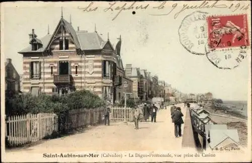 Ak Saint Aubin sur Mer Calvados, La Digue Promenade, vue prise du Casino, Strandpromenade