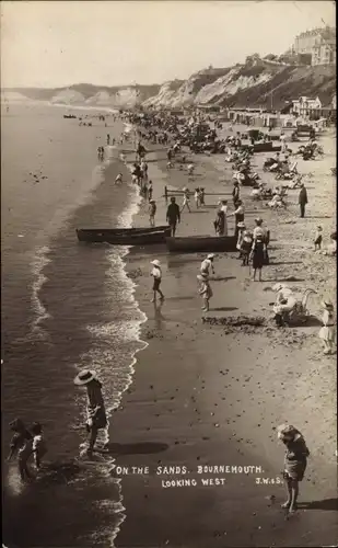 Ak Bournemouth Dorset South West England, on the Sands, looking west