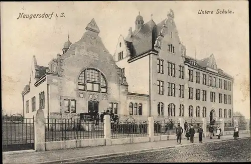 Ak Ebersbach Neugersdorf, Untere Schule, Außenansicht