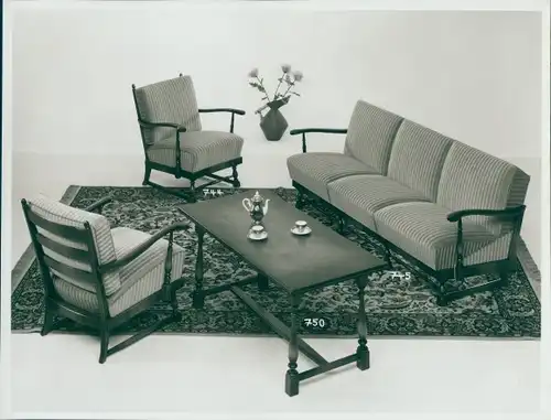 Foto Wohnzimmermöbel, Sitzgruppe, Sofa 745, Sessel 744, Tisch 750, 50er Jahre, Reklame