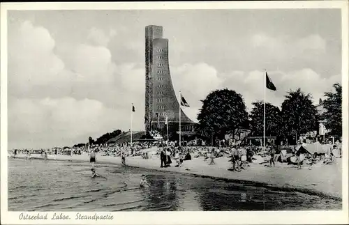 Ak Laboe bei Kiel, Strandpartie, Strandurlaub, Ehrenmal