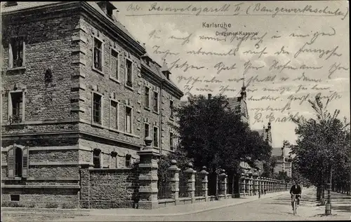 Ak Karlsruhe in Baden Württemberg, Dragoner Kaserne, Straßenseite