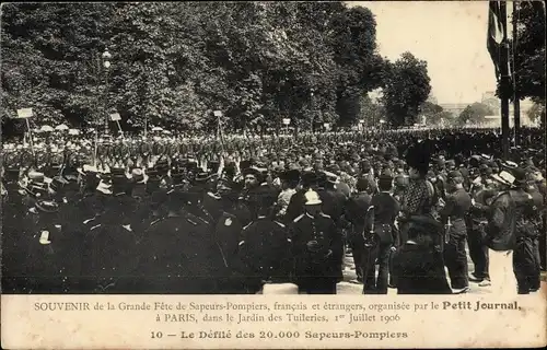 Ak Paris I Louvre, Jardin des Tuileries, Grande Fete de Sapeurs Pompiers 1906, le Defilé