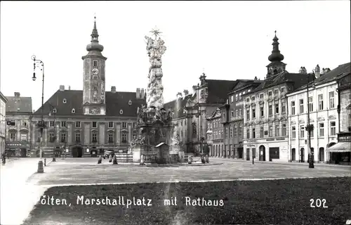 Ak Sankt Pölten in Niederösterreich, Marschallplatz mit Rathaus
