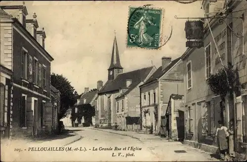 Ak Pellouailles Maine et Loire, La Grande Rue, l'Eglise