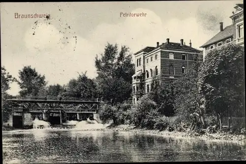 Ak Braunschweig in Niedersachsen, Wasserpartie mit Blick auf das Petritorwehr