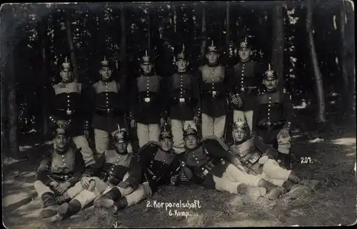 Foto Ak Deutsche Soldaten in Uniformen, 2. Korporalschaft 6. Komp., Pickelhauben