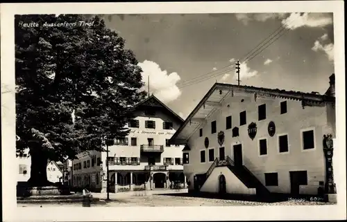 Ak Reutte in Tirol, Hotel, Dorfpartie