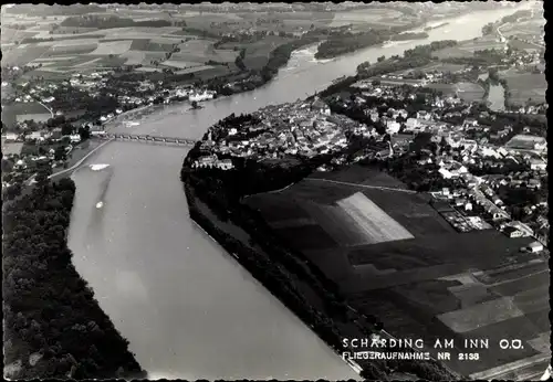 Foto Ak Schärding am Inn in Oberösterreich, Blick auf den Ort, Fliegeraufnahme