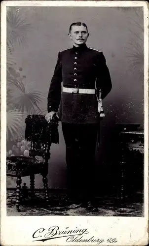 Foto Deutscher Soldat in Uniform, Fotograf C. Brüning, Oldenburg in Oldenburg