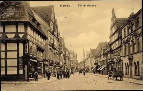 Ak Hameln in Niedersachsen, Partie in der Bäckerstraße, Pelzwaren Hermann Schlüter, Gasthaus