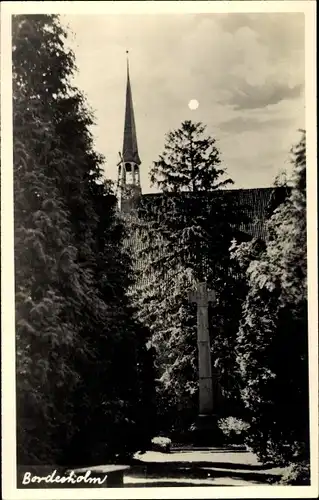 Foto Ak Bordesholm, Blick auf die Kirche, Kruzifix