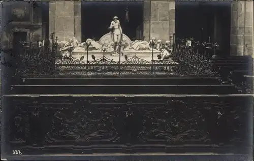 Foto Ak Praha Prag Tschechien, Inneres einer Kirche, Grabmal