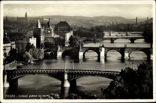 Ak Praha Prag Tschechien, Totalansicht über Brücken