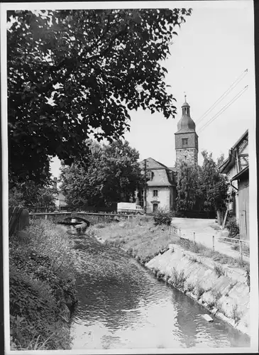 Foto Hörselgau Hörsel in Thüringen, Blick zur Kirche