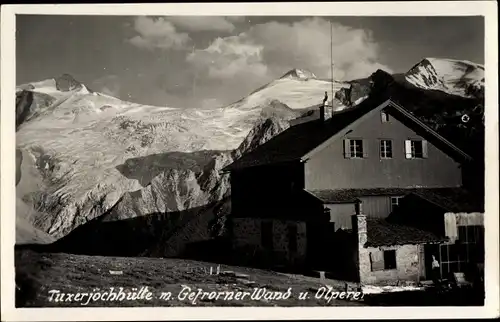 Foto Ak Tux in Tirol, Tuxerjochhütte mit gefrorener Wand u. Olperer