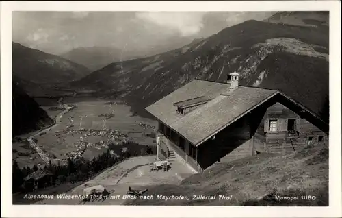 Ak Mayrhofen im Zillertal Tirol, Alpenhaus Wiesenhof mit Blick zum Ort