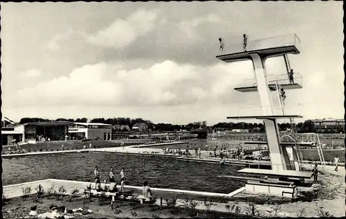 Ak Rendsburg in Schleswig Holstein, Badeanstalt, Sprungtürme, Schwimmbecken